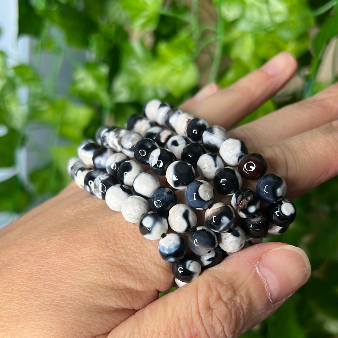 Faceted 8mm Orca Agate Bracelet