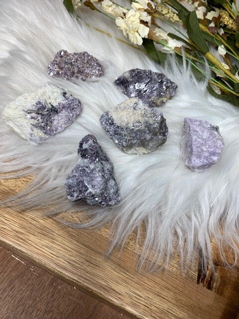Lepidolite Rough Stone (Purple Mica)