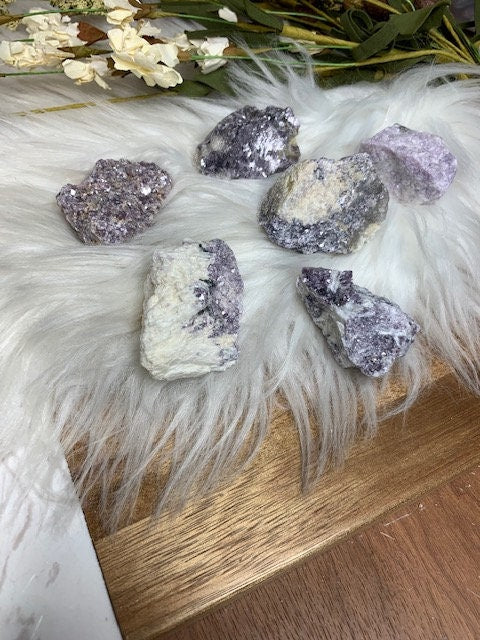 Lepidolite Rough Stone (Purple Mica)