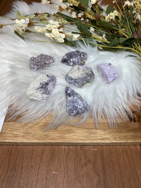 Lepidolite Rough Stone (Purple Mica)
