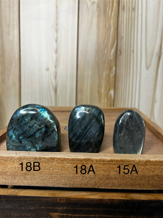 High quality / high flash Labradorite Freeform (18,15 you choose)