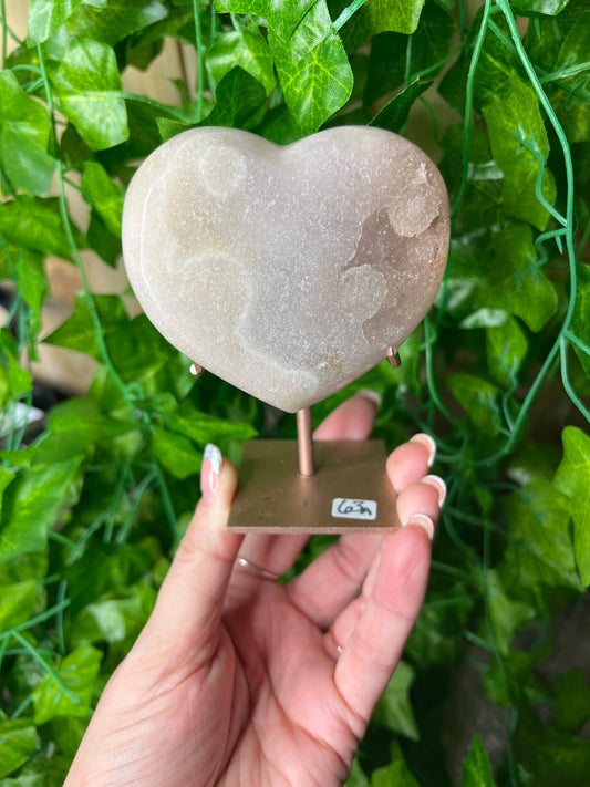Sugary Pink Amethyst heart (63A)