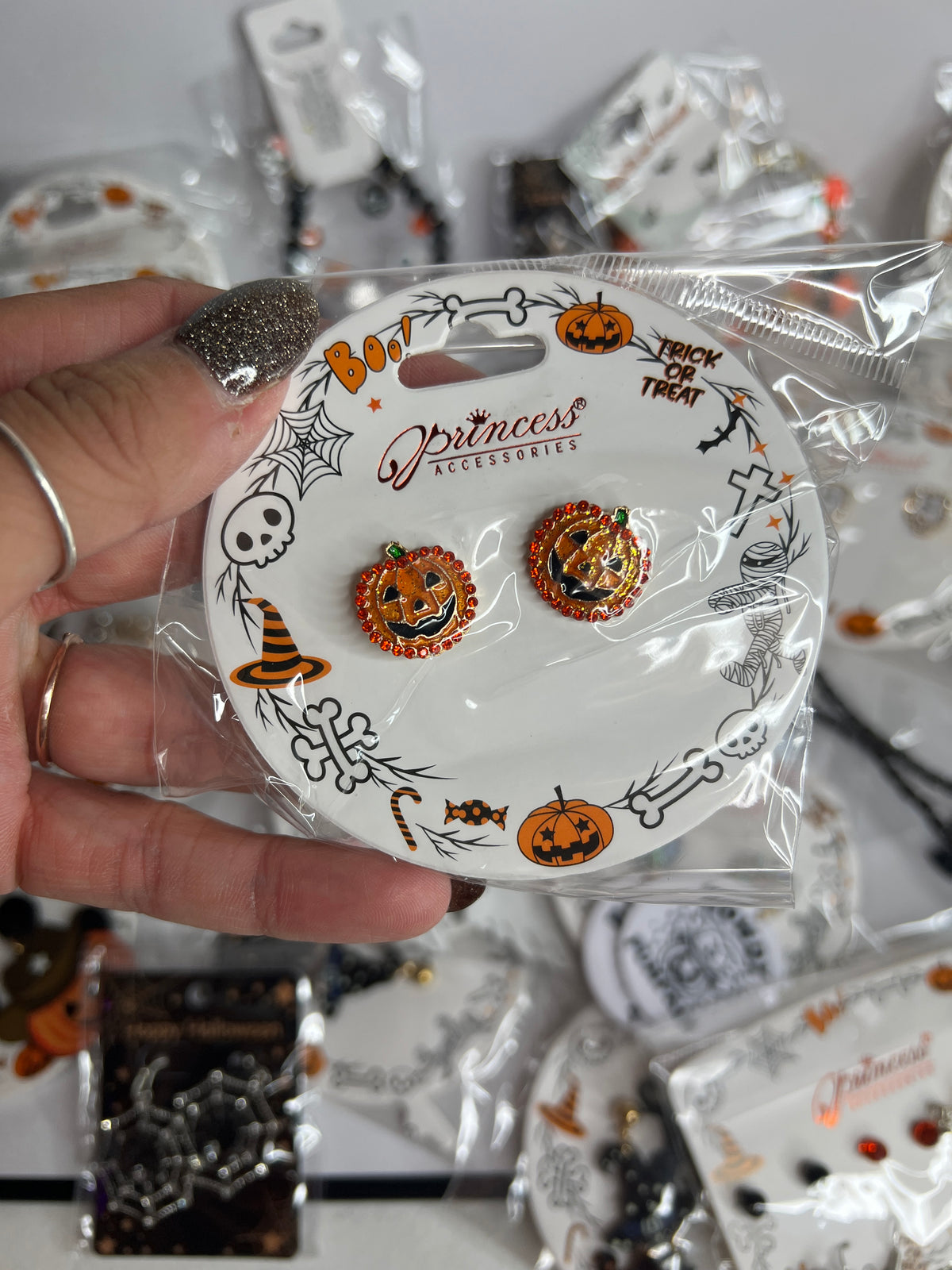 Halloween Cauldron Mystery Pulls 🎃🔮