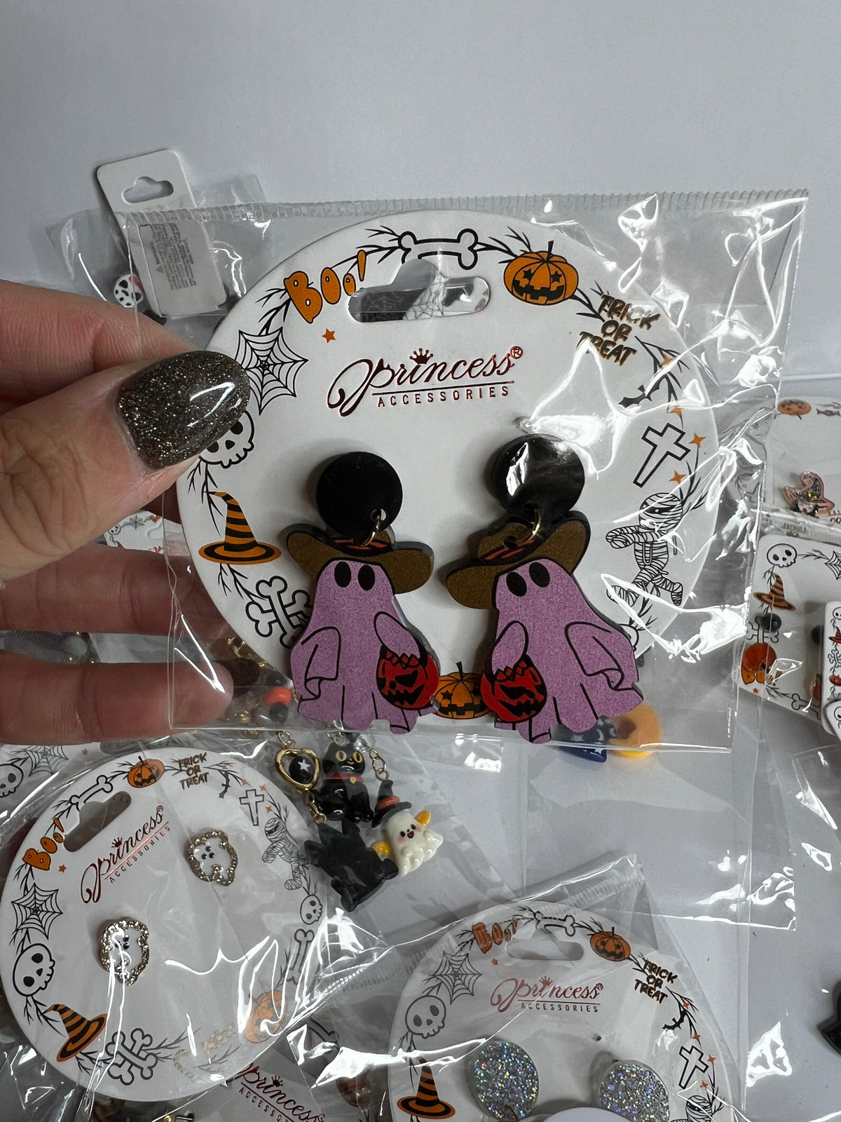 Halloween Cauldron Mystery Pulls 🎃🔮
