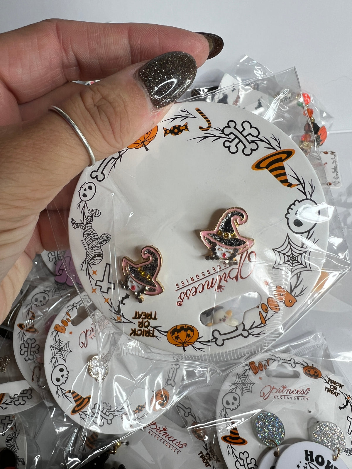 Halloween Cauldron Mystery Pulls 🎃🔮