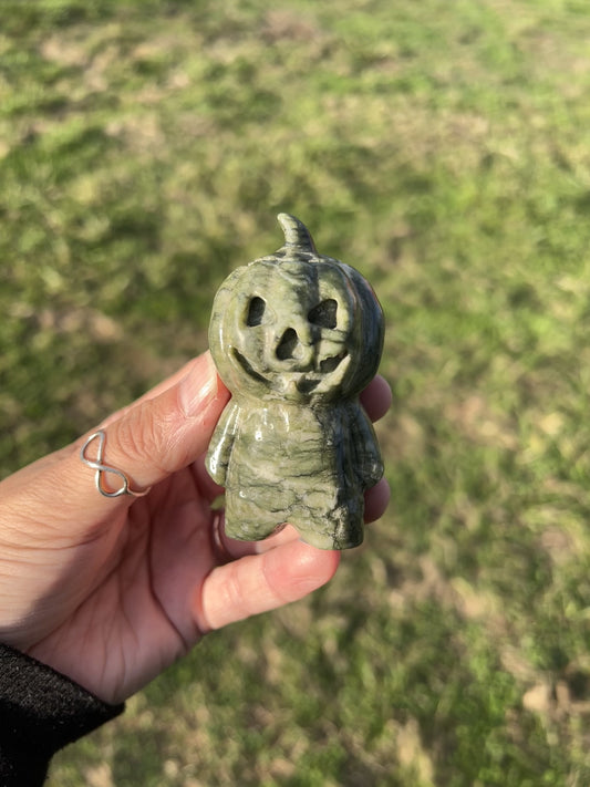 Serpentine pumpkin head carving option D in natural green stone